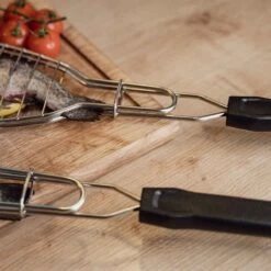 SANTOS Fischgrillset, Fischbräter, Gewürz Und Zedernholzplanke 25 SANTOS Fischgrillset, Fischbräter, Gewürz Und Zedernholzplanke -Meister Grill Geschaft 189a79ae0b562199f9cfb40c486ededd