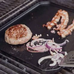 SANTOS Wende-Gussplatte Mit Holzuntersetzer Und Abnehmbaren Griffen 40 X 32 X 1,9 Cm -Meister Grill Geschaft s wende gussplatte mit holzuntersetzer und abnehmbaren griffen 40 cm x 32 25 cm x 1 9 cm e419bdc0397294f105fdf7c7f5a1aab1