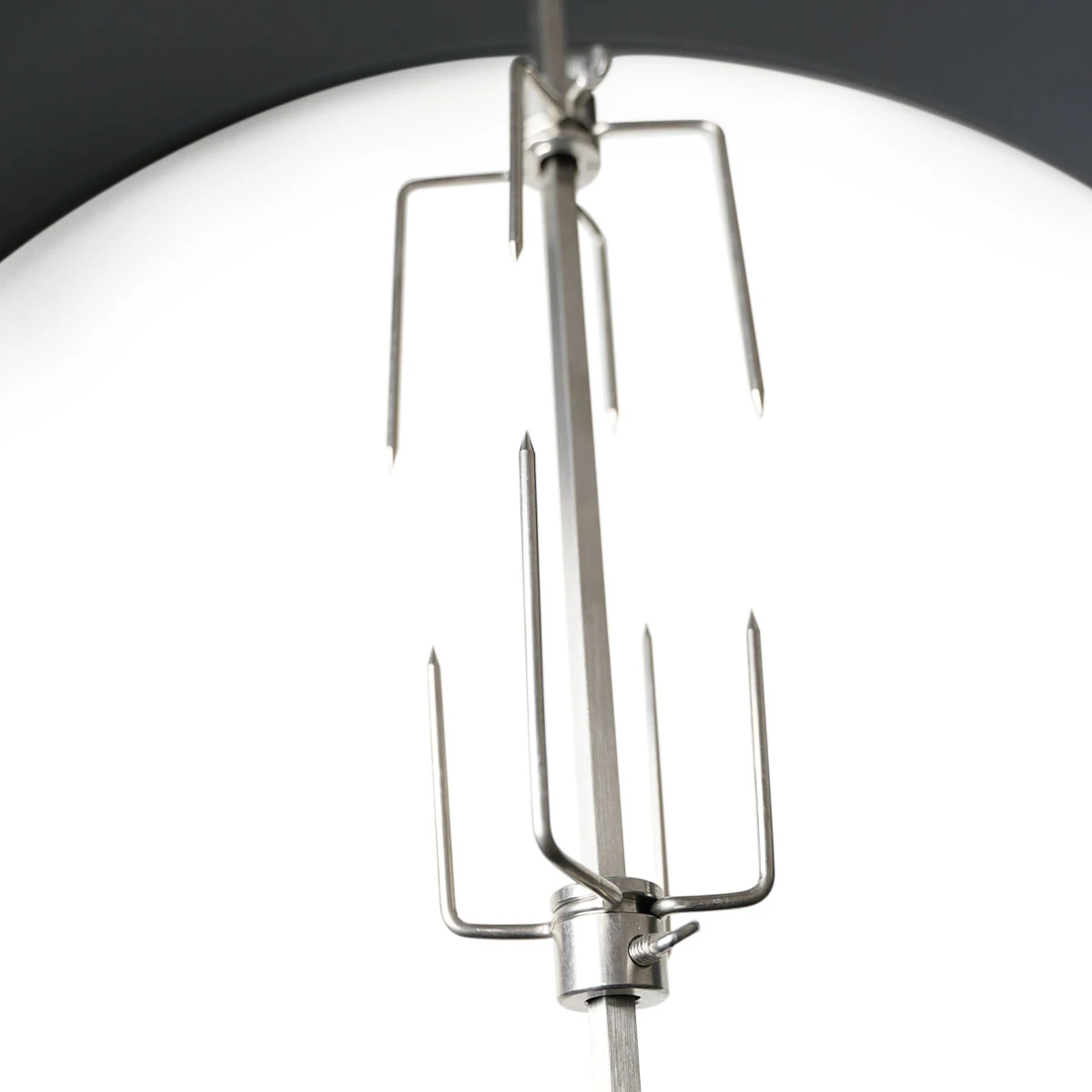 SANTOS Premium Grillspieß Drehspieß Set Für Kugelgrill, Ø 57 Cm, Schwarz 4 SANTOS Premium Grillspieß Drehspieß Set Für Kugelgrill, Ø 57 Cm, Schwarz – Bild 2